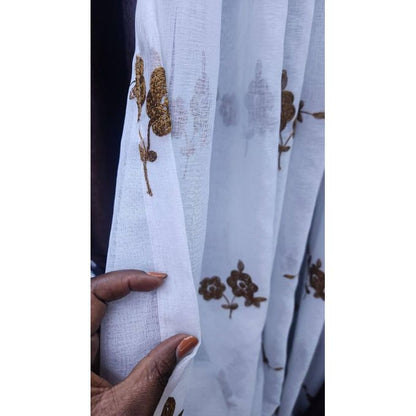 2Pcs BROWN  Curtains 3M (1.5M +1.5M) + 1Pc FREE FROLRAL SHEER (2M) window with a length of 1.5 meters  is best served by a 3-meter curtain.