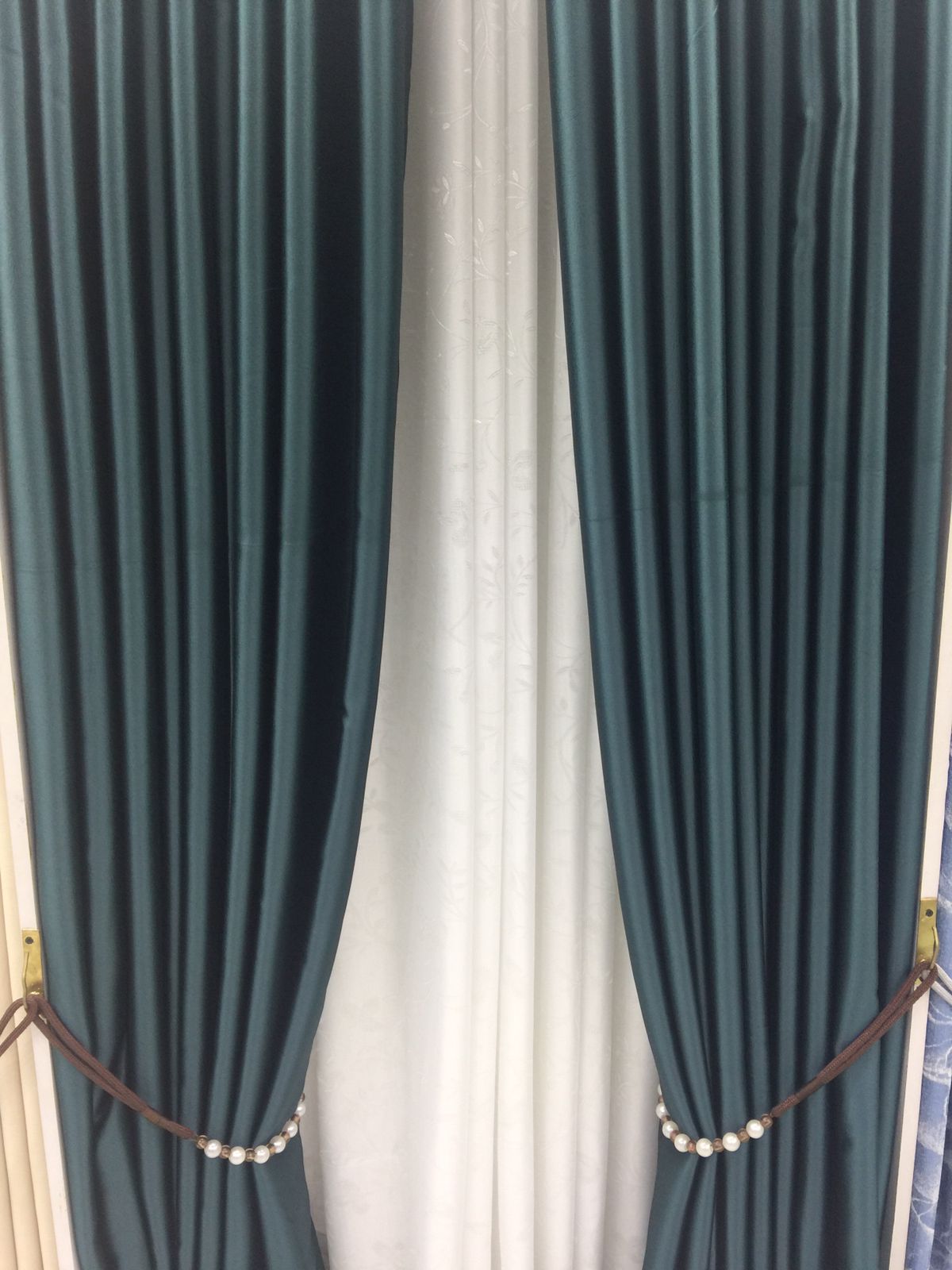 4M Green Curtain made of Heavy Fabric (2M+2M) Plus White Sheer (3M)